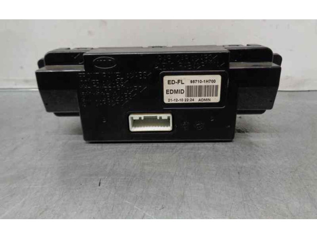 Дисплей    957101H700   KIA Ceed