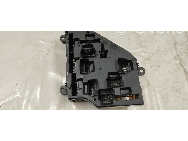 Pojistková skříňka 9264923 BMW M5 2012