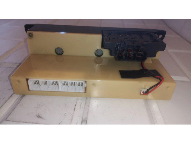 Блок управления климат-контролем 4GA5R   Mazda 626