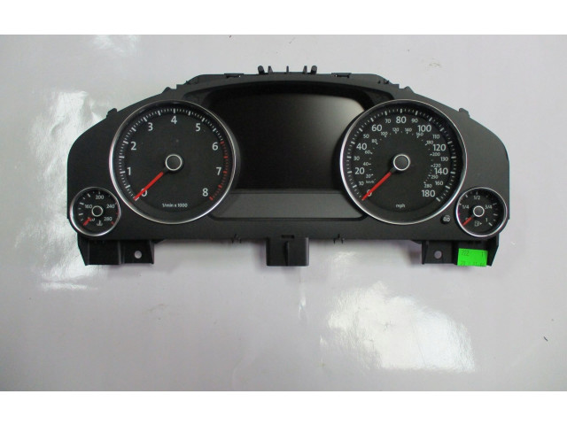 Přístrojová deska Volkswagen Touareg II 2011 7P6920980