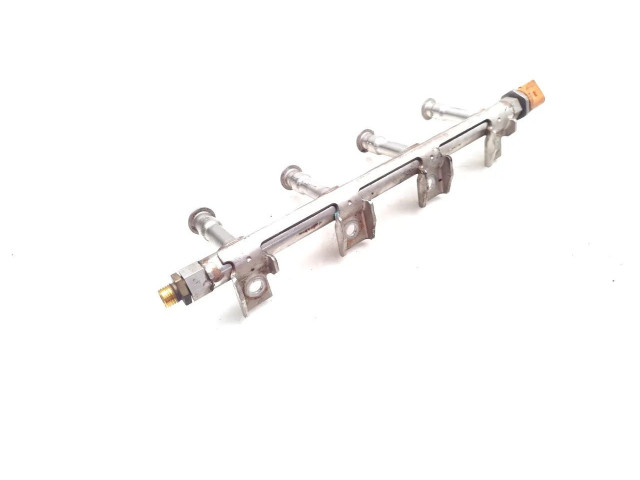 Топливная рампа 03F133320C, 06J906051D   Skoda Fabia Mk2 (5J)   для двигателя CBZB