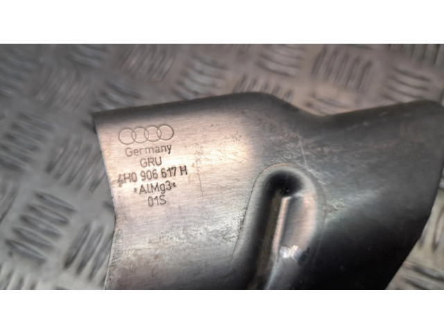 Другая деталь отсека двигателя