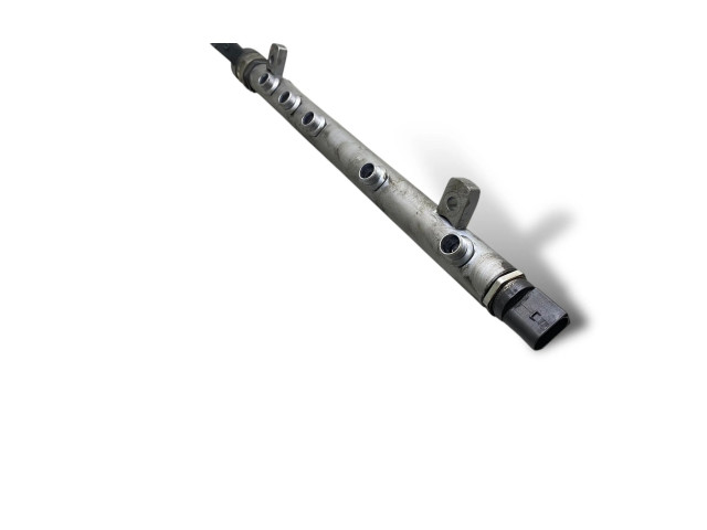 Топливная рампа A6400702395 Mercedes-Benz A W169 для двигателя OM 640.942