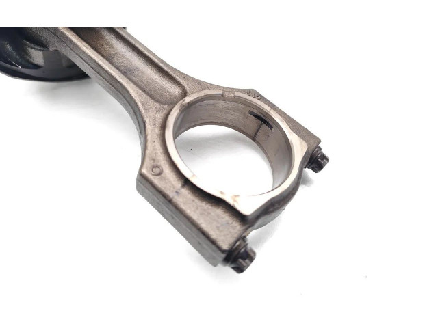 Píst N47D20A BMW 1 E81 E87 N47D20A