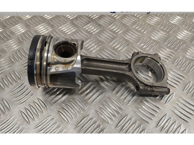 Píst 10653 Nissan Qashqai M9R