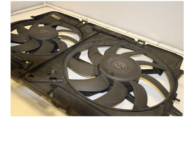 Вентилятор радиатора     8K0121003M    Audi Q5 SQ5 