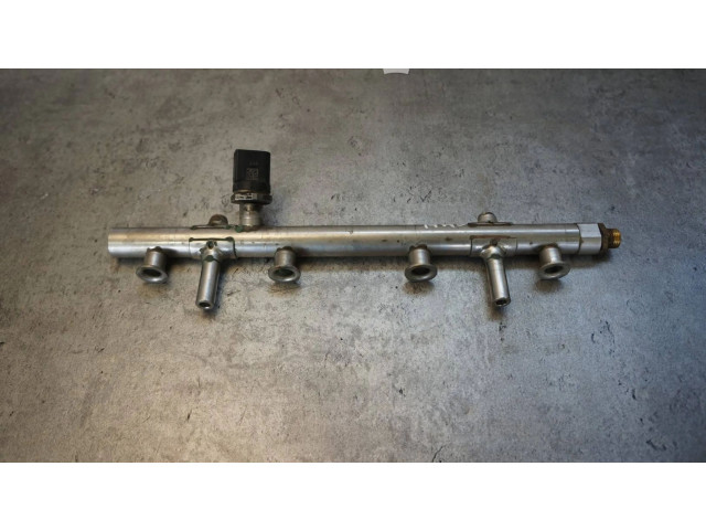 Топливная рампа 06K133317G   Audi TT TTS RS Mk3 8S   для двигателя CHH