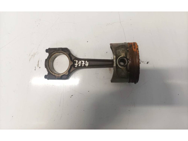 Píst 0015424, 1310850 Opel Zafira A