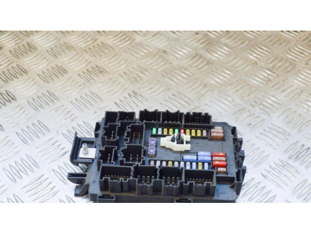 Pojistková skříňka 109440900E Tela Model S 2017