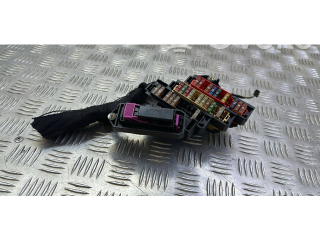   Pojistková skříňka 4E0906230   Audi Q7 4L 2014