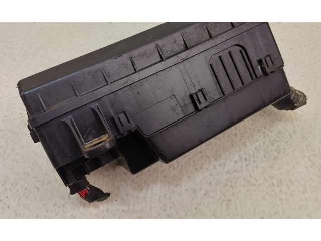 Блок предохранителей Mitsubishi L200