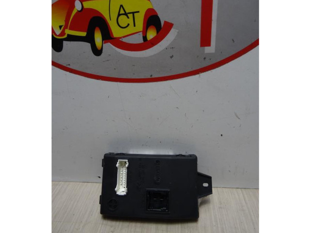 Блок предохранителей     Dacia Logan I    