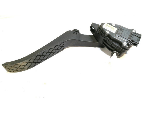 Педаль акселератора