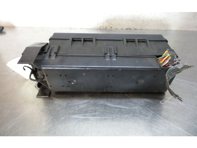 Блок предохранителей     Jeep Grand Cherokee    