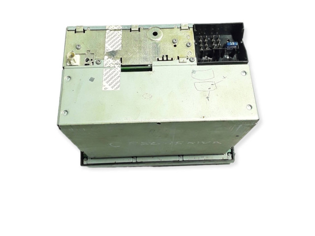 Радио/ проигрыватель CD/DVD / навигация