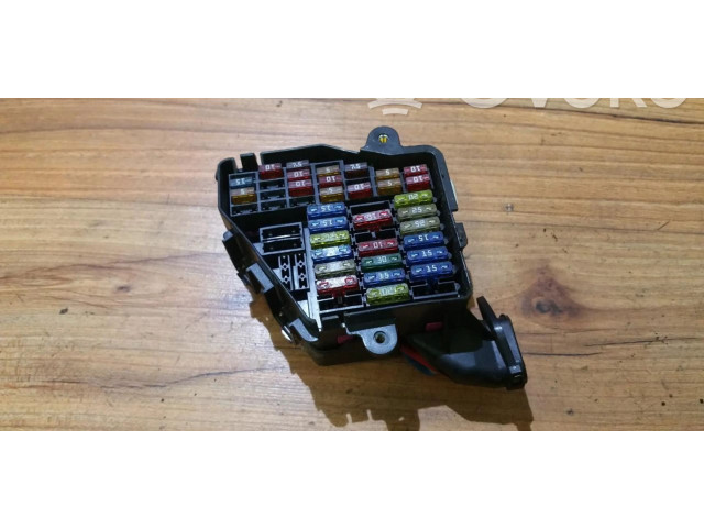 Блок предохранителей Volkswagen Golf IV