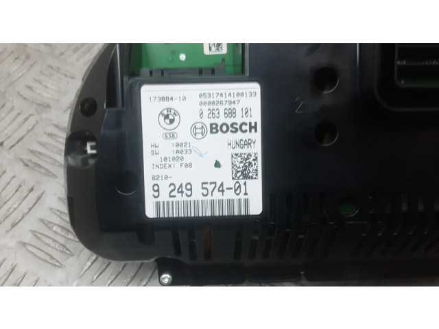 Přístrojová deska  BMW 7 F01 F02 F03 F04 2011 9249574  