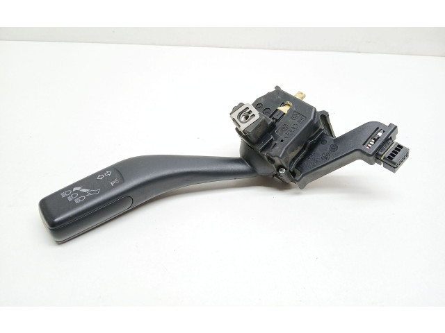Ручка поворотов/ фонарей 1K0953513E Skoda Octavia Mk2 (1Z)