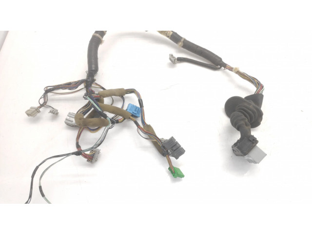 Проводка передних дверей