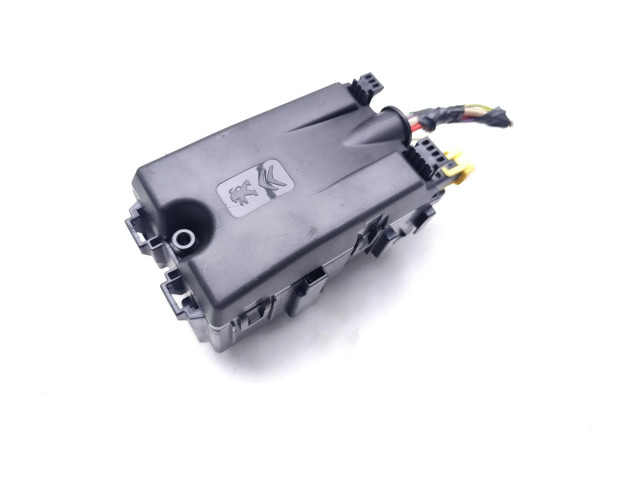 Блок предохранителей  9806192580   Peugeot 2008 I    