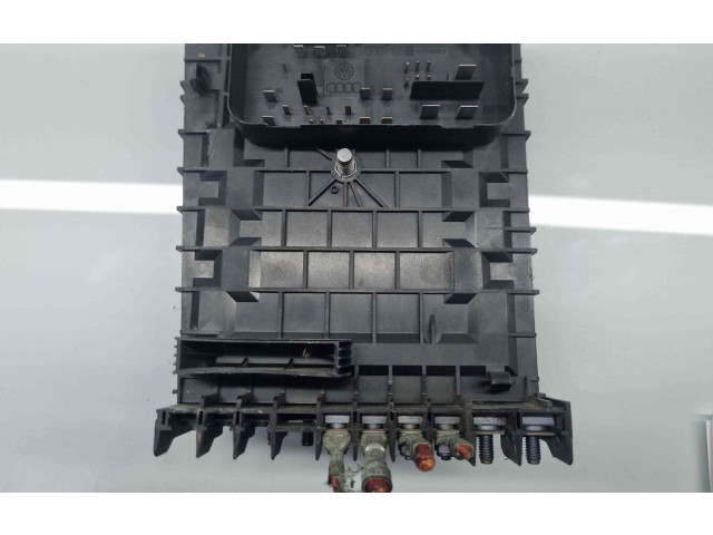 Блок предохранителей  1K0937125D   Audi A3 S3 A3 Sportback 8P    