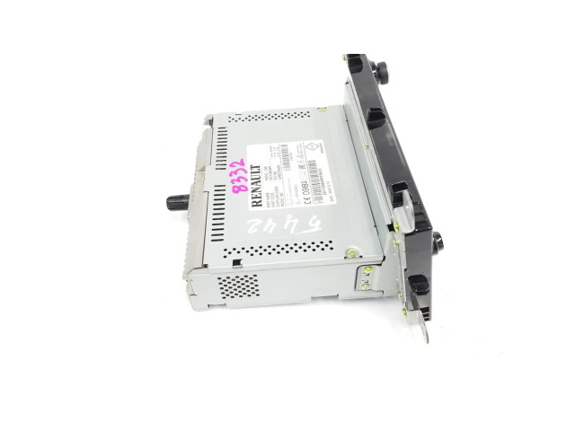 Радио/ проигрыватель CD/DVD / навигация