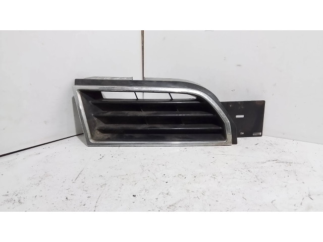 Передняя решётка Mitsubishi Carisma 2000-2004 года MR361222, 523686