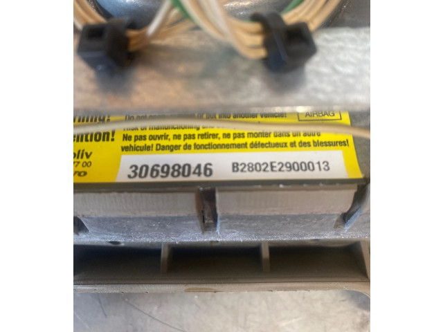 Подушка безопасности водителя 30698046, B2802E2900013   Volvo V70
