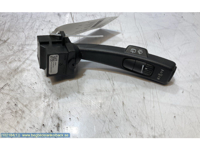 Ручка стеклоочистителей    Volvo V70