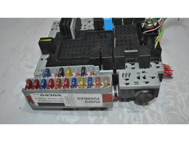 Блок предохранителей 08696098, 08696040 Volvo V70