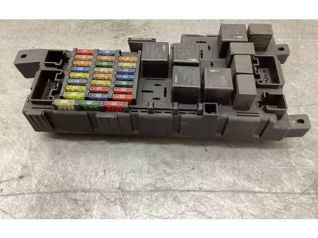 Блок предохранителей 518717004, 637841 Volvo V70