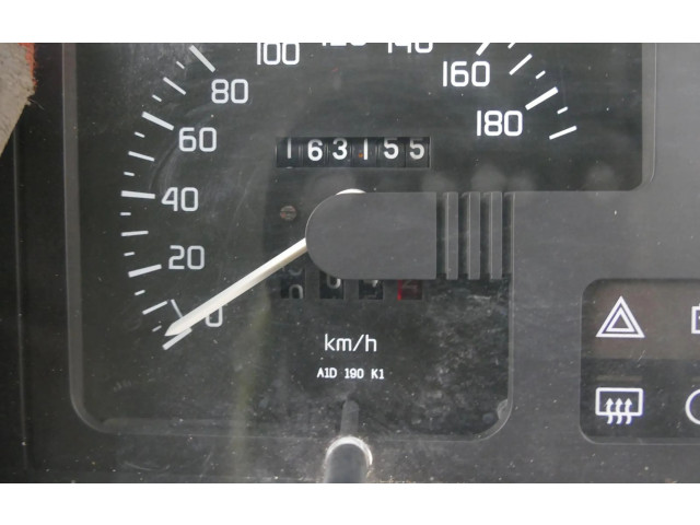 Панель приборов    Renault Clio I       