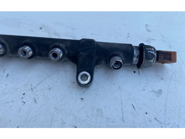 Vstřikovací lišta 03L089C   Volkswagen Tiguan     