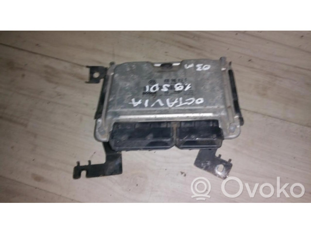 Блок управления двигателя 0281010105, 038906012e 11540307 Skoda Octavia Mk1 (1U)