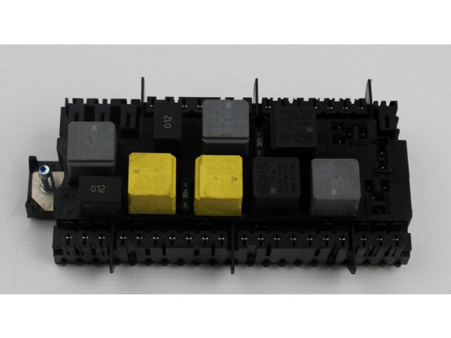 Pojistková skříňka A1669068201 Mercedes-Benz GL X166 2015