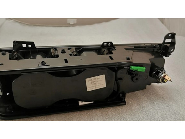 Передний держатель чашки