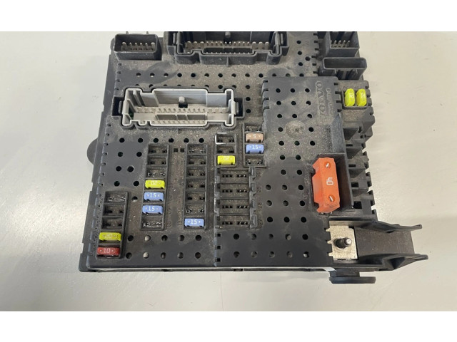   Pojistková skříňka 30728512, 30728512   Volvo XC70 2005