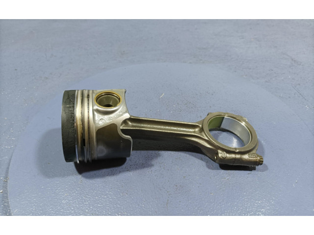 Поршень DFGA Skoda Superb B8 (3V)