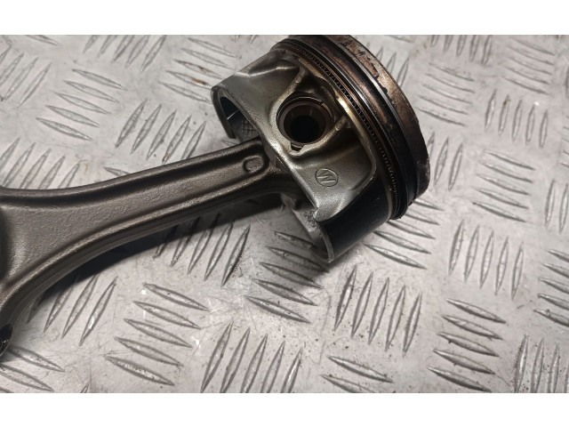 Píst 06M107066AB   Audi Q7 4M    DCB 