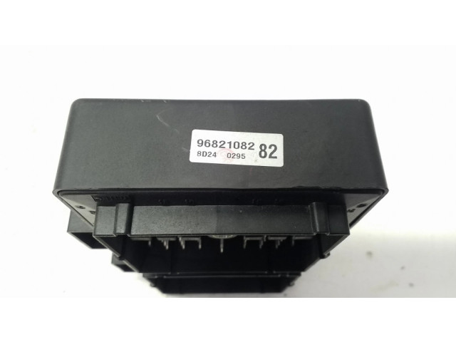 Блок предохранителей 96821082 Chevrolet Captiva