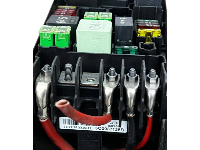 Блок предохранителей 5Q0937125B, 0324377   Skoda Octavia Mk3 (5E)    