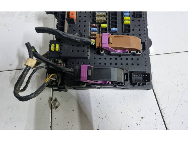 Блок предохранителей 8676391   Volvo V70    