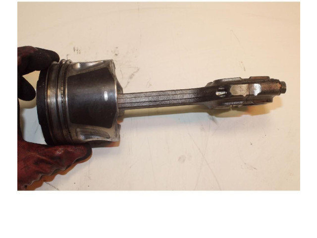  Поршень с шатуном 55283099 55263087  Jeep Renegade  