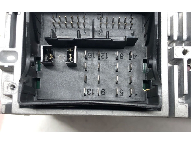 Радио/ проигрыватель CD/DVD / навигация 9817705680 Peugeot 208