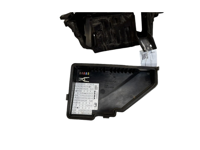 Блок предохранителей  31398000, 31398001   Volvo XC90    