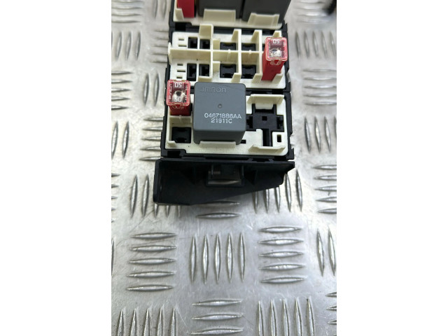 Блок предохранителей 04671886AA Jeep Grand Cherokee