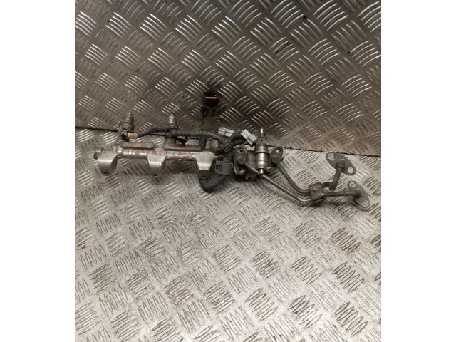 Топливная рампа Mitsubishi Carisma