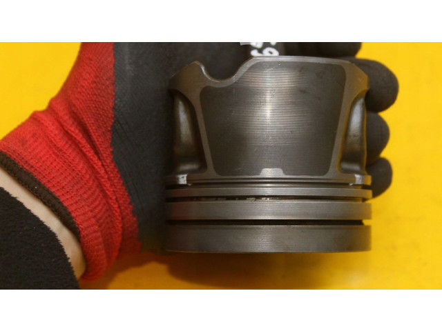 Píst    Mercedes-Benz A W169     