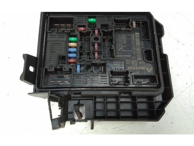 Блок предохранителей 284B71965R   Dacia Sandero    