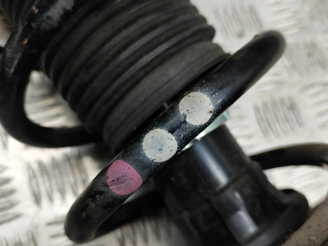 Передний амортизатор      